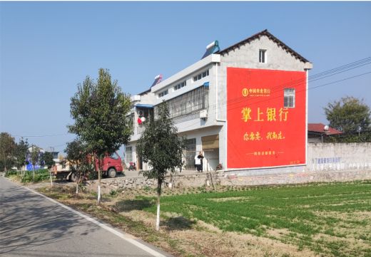 屏边墙体广告具有的独特优势